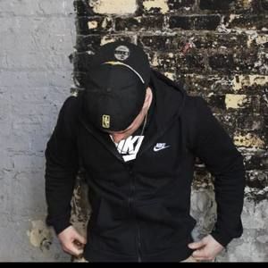 Meet your Posher, Christian